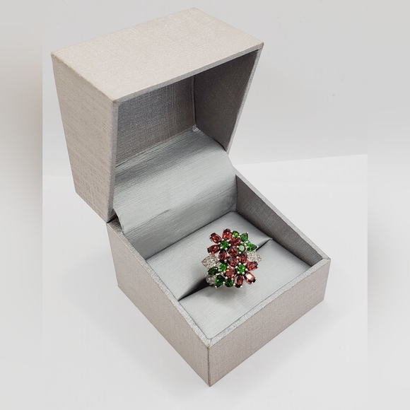 Genuine Garnet - Chrome Diopside - White Topaz Poinsettia Flower 925 Silver Ring - Picture 7 of 7